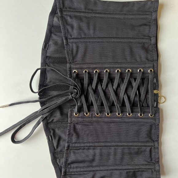 Black Waspie brand new without tags - Picture 5 of 11